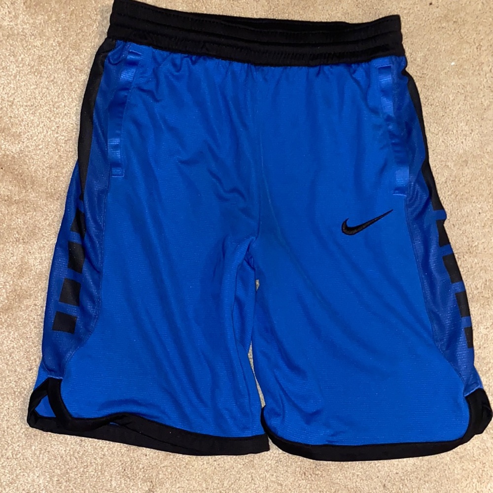 Nike Elite Dry Fit Shorts Size Standard Fit Youth XL